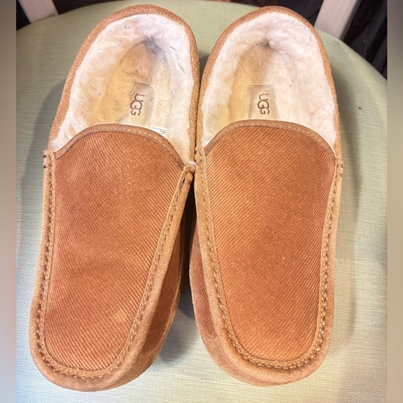 UGG Men’s Ascot Corduroy II Chestnut Slippers - Picture 2 of 15